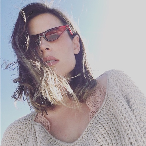 Last 1✨🆕June Red Cat Eye Tiny Sunnies Sunglasses - Picture 4 of 8